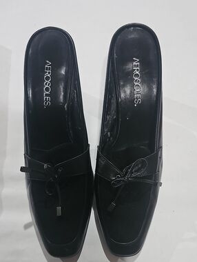 AEROSOLES Black Slip-On Mule Loafers with Bow